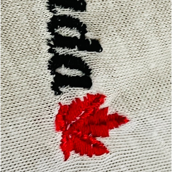 BLUENOTES Embroidered CANADA Tee Shirt Size Small - Picture 8 of 12
